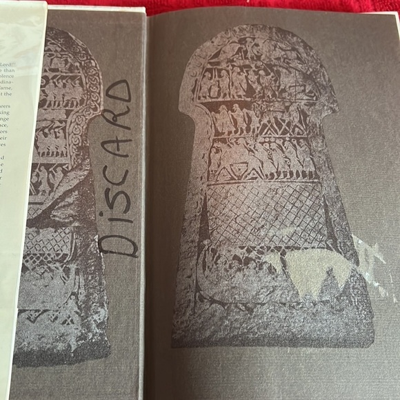 The Vikings vintage book read description and look at pictures before purchasing - Picture 3 of 8